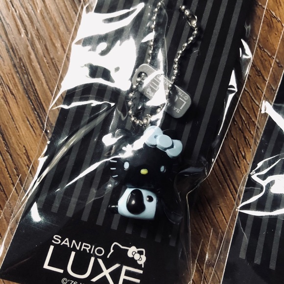 HELLO KITTY-RARE TWO Piece Keychain Set-black & White - Picture 14 of 14